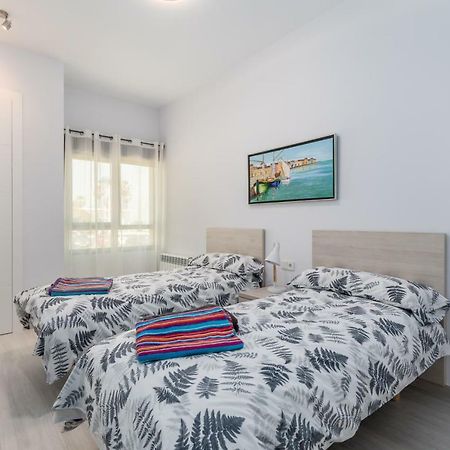 Luxury Beach Front Apartment With Pool Valencia Exterior foto