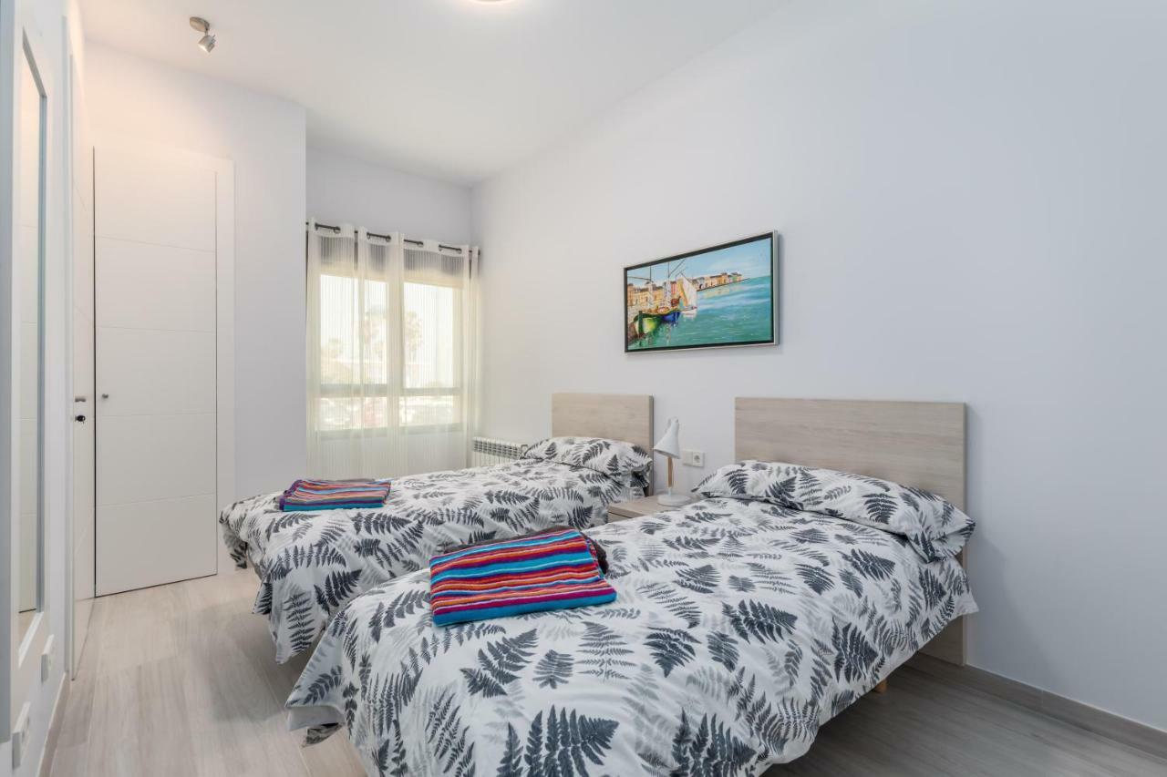 Luxury Beach Front Apartment With Pool Valencia Exterior foto