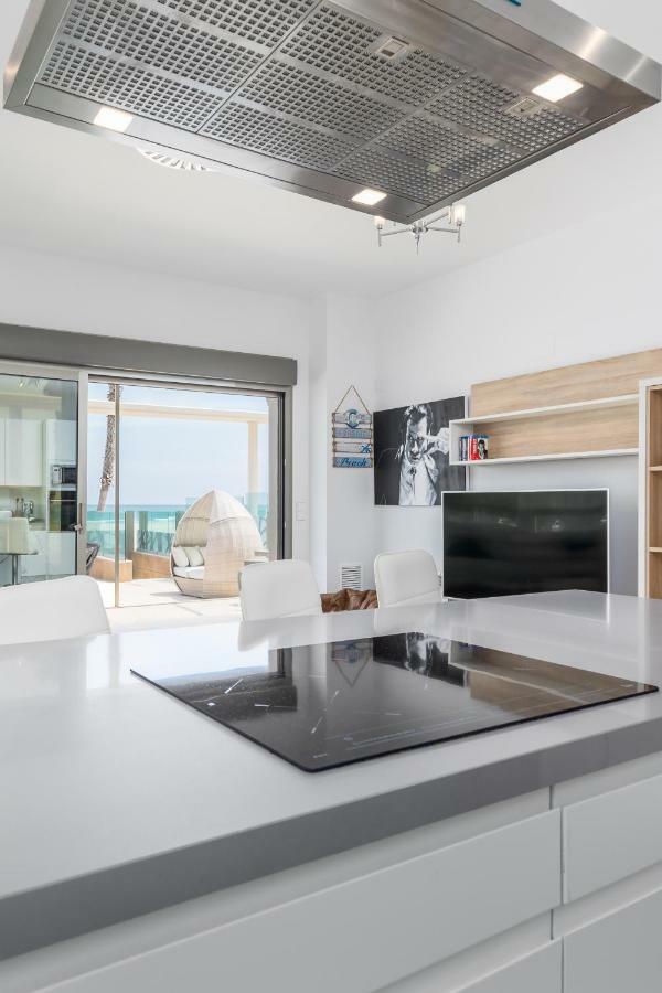 Luxury Beach Front Apartment With Pool Valencia Exterior foto