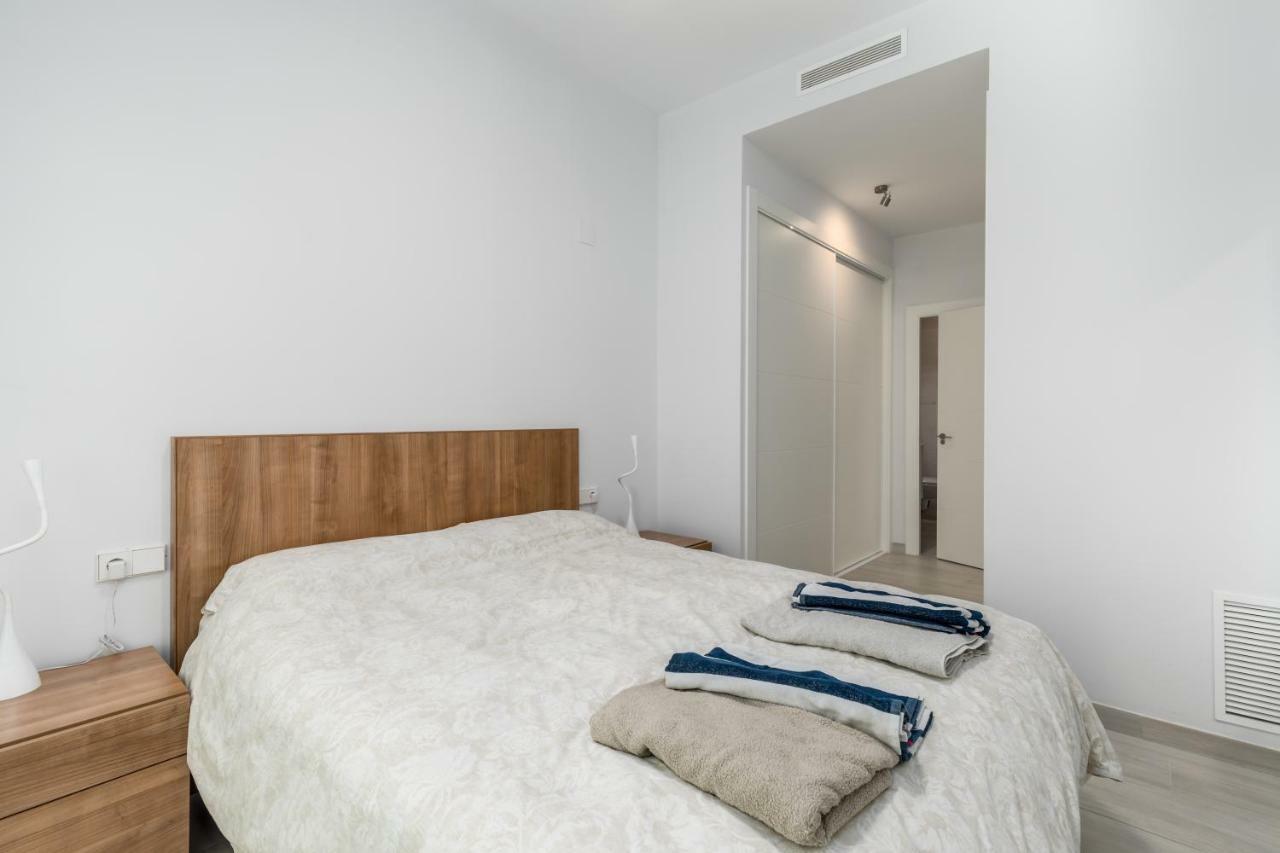 Luxury Beach Front Apartment With Pool Valencia Exterior foto