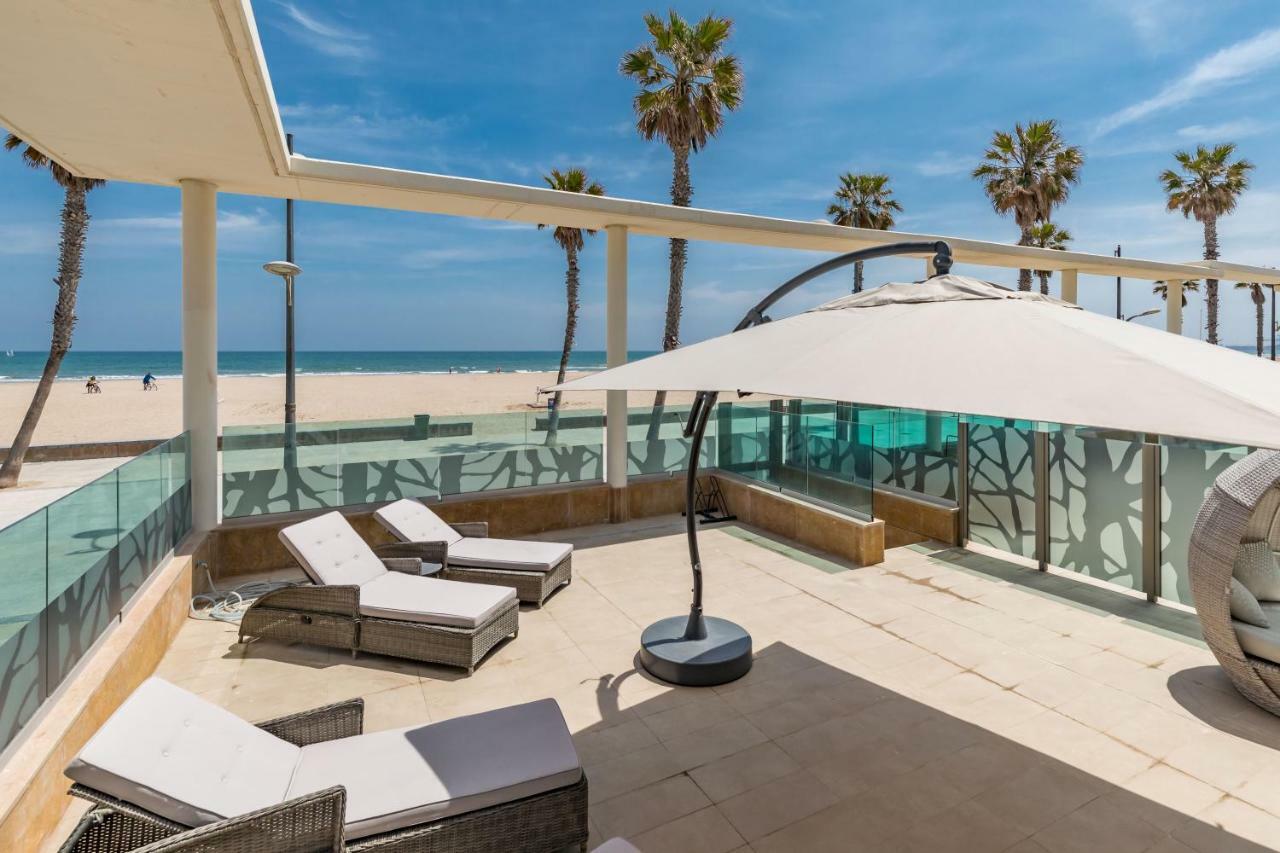 Luxury Beach Front Apartment With Pool Valencia Exterior foto