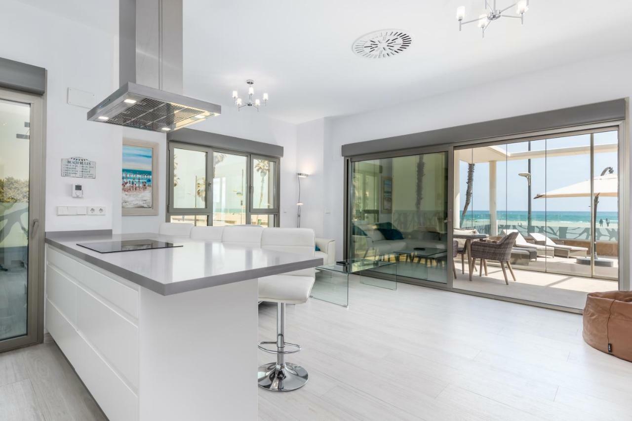 Luxury Beach Front Apartment With Pool Valencia Exterior foto
